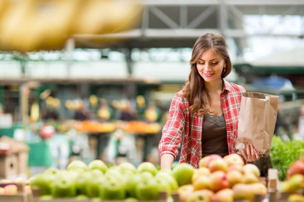Caixa de som ambiente instalada no teto de supermercado independente pra tocar música e vinheta comercial