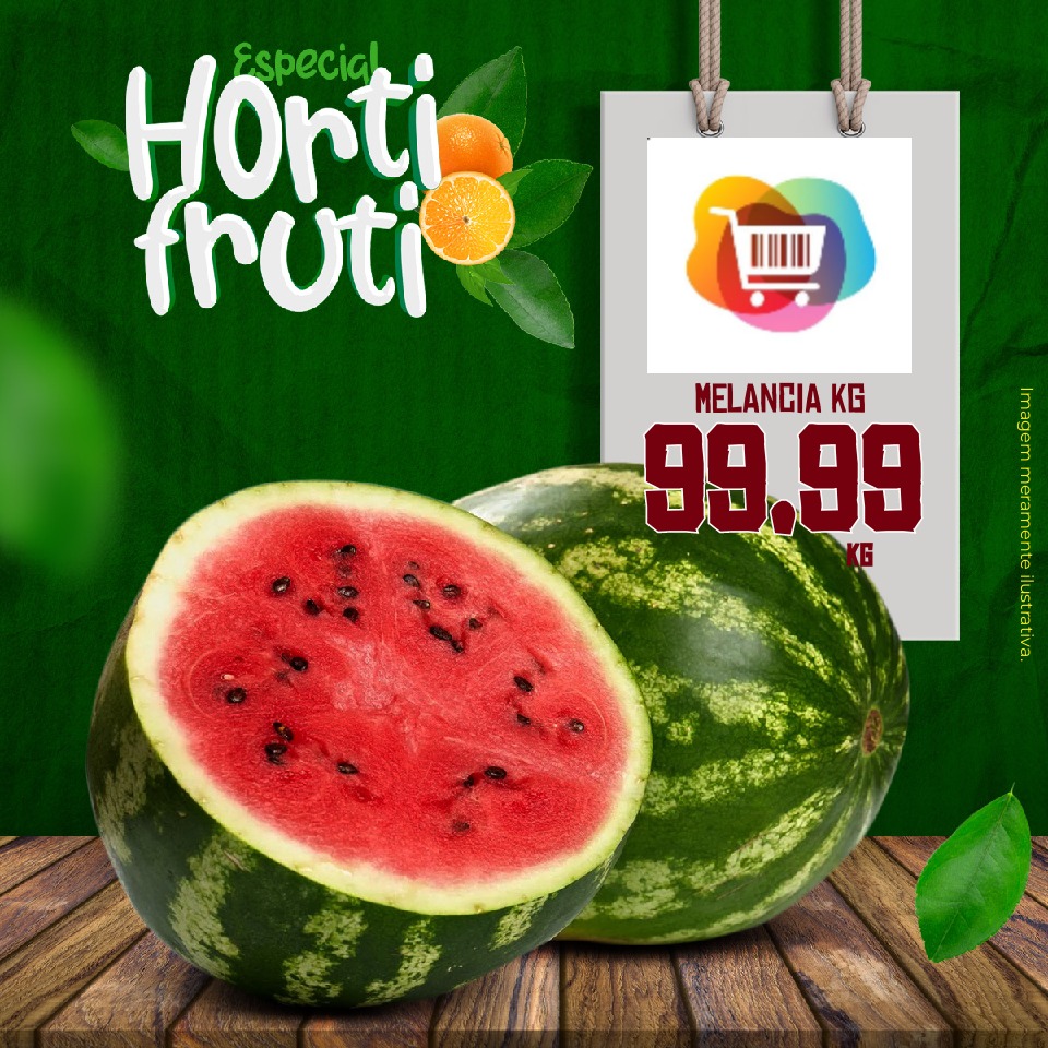 Melancia fresca em pilha baixa na bancada de hortifruti de supermercado independente