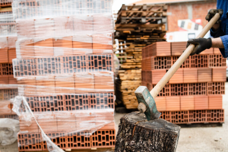 Donos de material de construção estão vendendo mais — e mais rápido — usando o WhatsApp